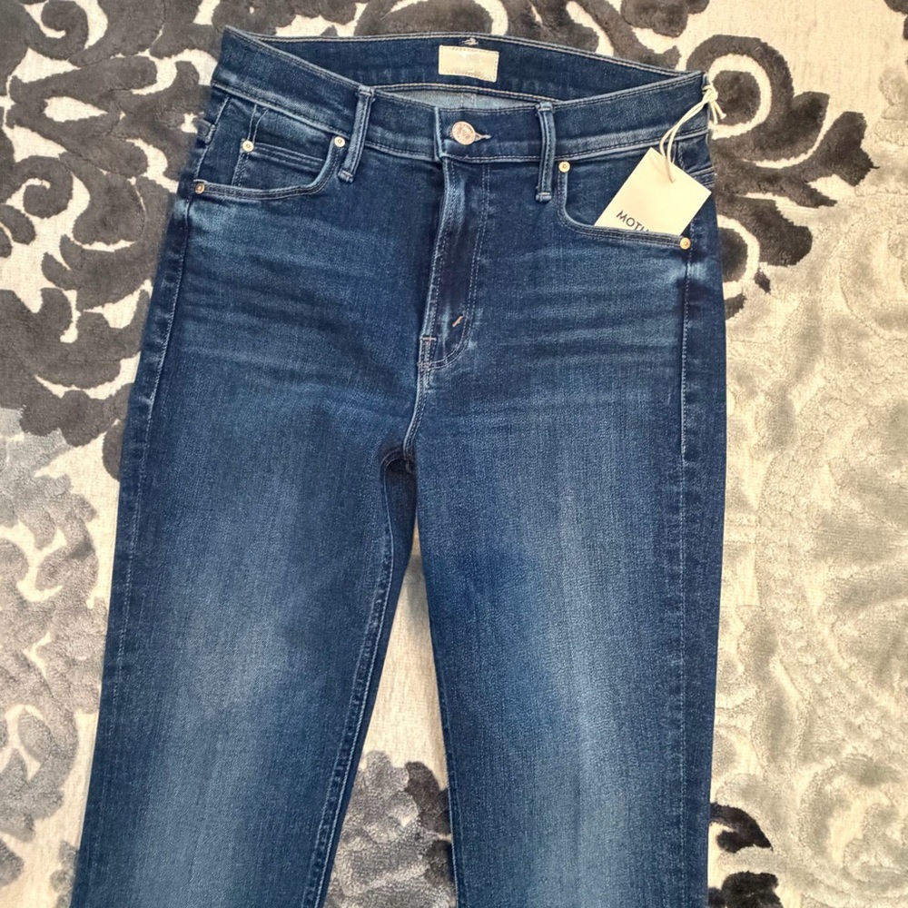 New MOTHER The Runaway Jeans in Prized Possession - Size 25 - Picture 7 of 14